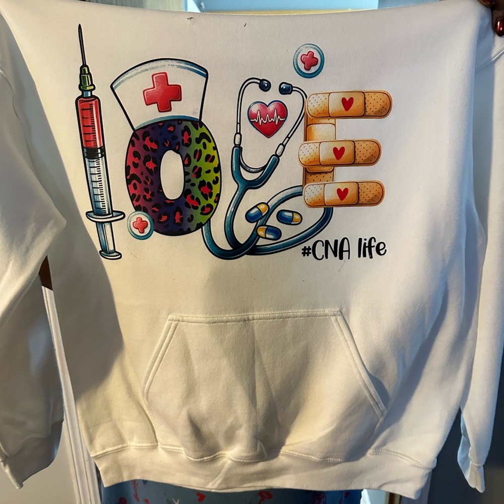 I design graphic t shirts for daily wear